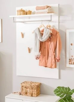 Porte-manteau Mural LINDHOLM à étagère -Promos Meubles Boutique 1000364014 230913 020 MOOD DETAILS P000000001000364014 mood